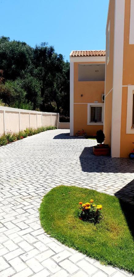 Reiki Apartments Ereikoussa ภายนอก รูปภาพ